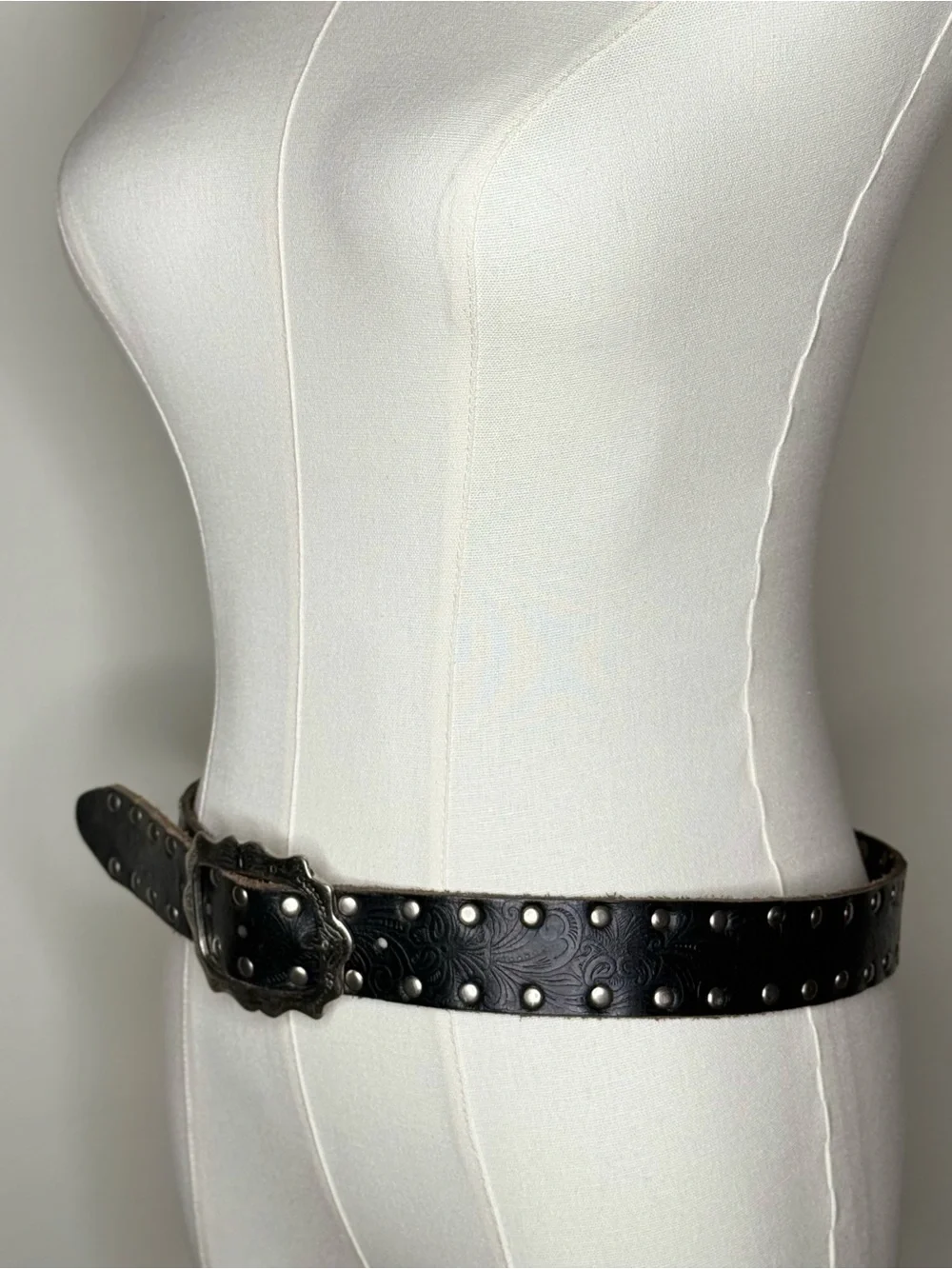 Vintage Black Leather Bohemian Belt with Decorative Brass Silver Buckle M